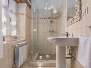 Towels - Enchanting Villa With Beautiful Stone Architecture and Private Pool (Sveti Lovrec)