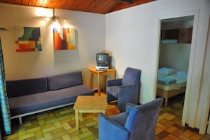 Chalet | Living room - Cozy, Wooden Chalet With a Microwave, Located in a Forest (Viroinval)