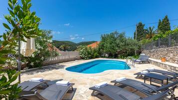 Villa | Pool | Indoor pool, outdoor pool