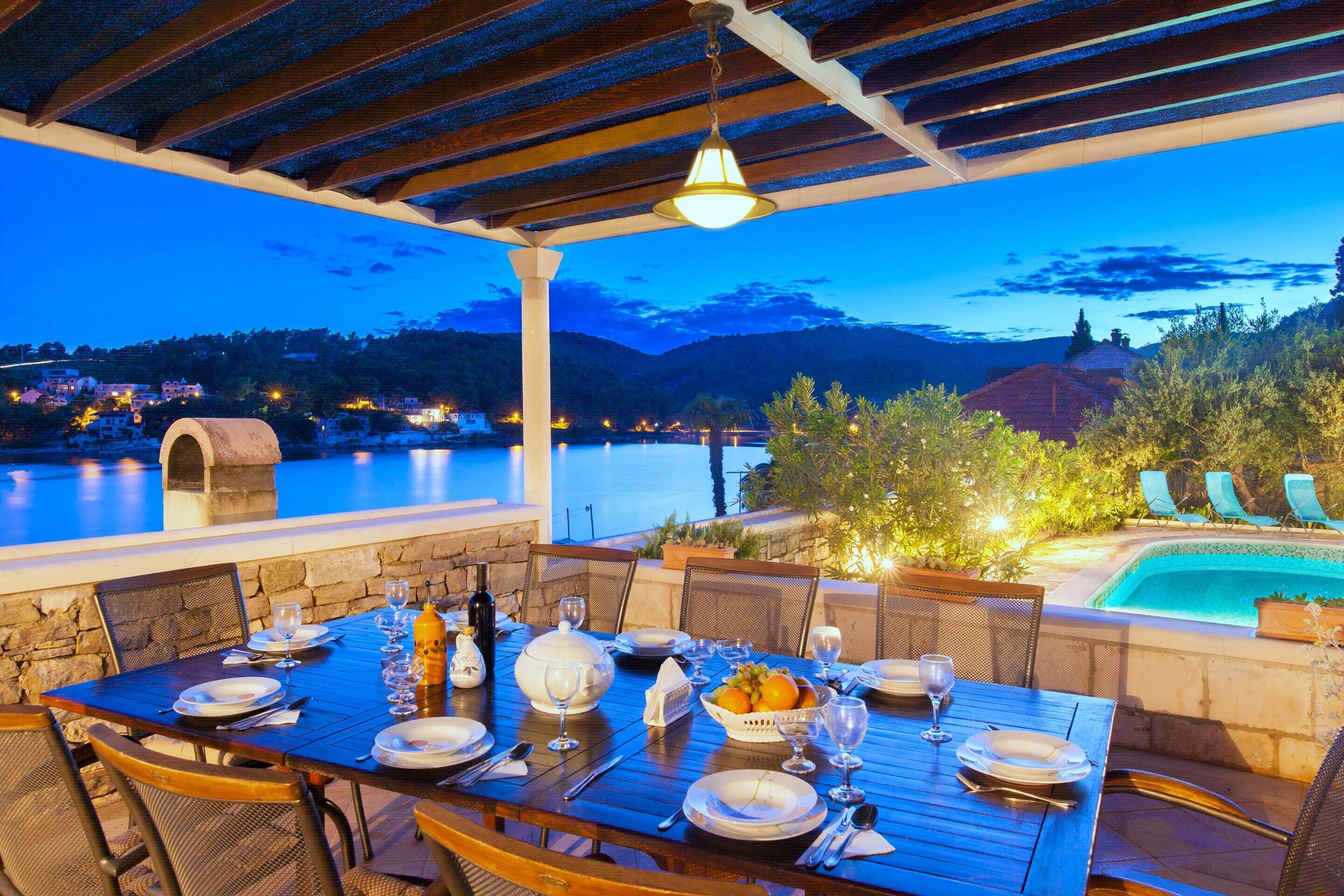 Villa | Utendørsservering