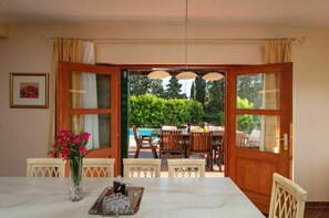 Villa | Living area