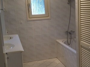 Shower - Composed Holiday Home With a Dishwasher, in the Achterhoek (Lochem)