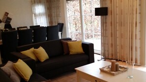 Living room - Composed Holiday Home With a Dishwasher, in the Achterhoek (Lochem)