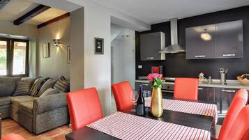 House | Dining
