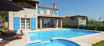 Charming Villa With Swimming Pool in Višnjan