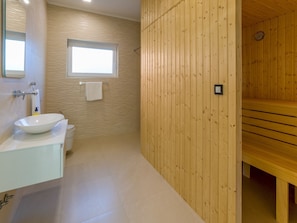 Shower, towels - Modern Villa With Swimming Pool and Sauna in Crikvenica (Crikvenica)