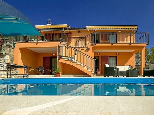 Superb Comfortable With Private Swimming Pool and Several Terraces
