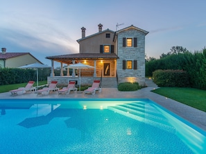 Unclassified image, 2 of 39, button - Modern Villa With Private Saltwater Pool and Beautiful Garden (Kanfanar)