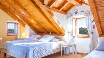 Villa | 3 bedrooms, individually furnished, iron/ironing board, bed sheets