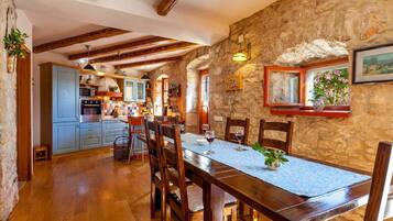 Villa | Dining
