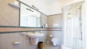 Shower, hair dryer, towels - Comfortable Apartment With AC Very Close to the Sandy Beach (Castelvetrano)