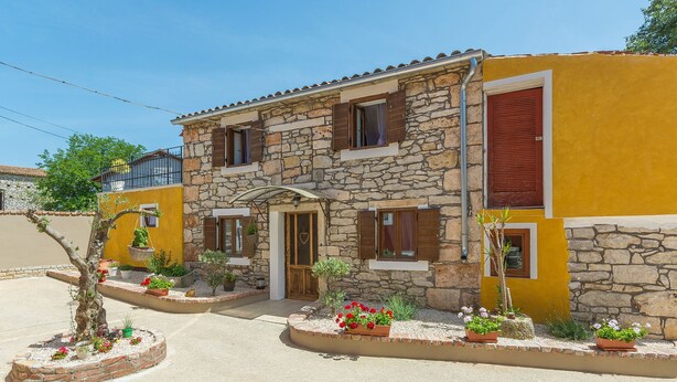 Exterior - Welcoming Holiday Home With Private Pool in Nova Vas (Brtonigla)