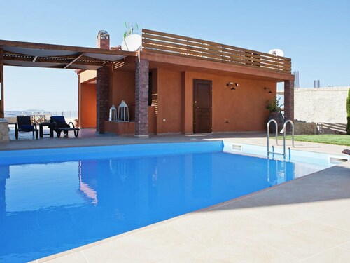 Experience Crete in a Private Villa With Pool, Near the Beach & Restaurants