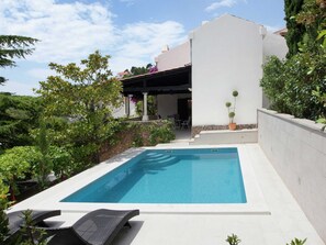 Pool - Charming Villa With Private Swimming Pool in Dalmatia (Baska Voda)