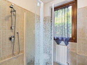 Apartment | Bathroom - Residential Complex With Panoramic Views and Pool (Oggebbio)