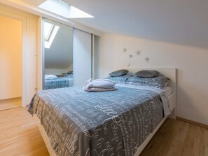 2 bedrooms, individually furnished - Modern Apartment With Swimming Pool (Crikvenica)