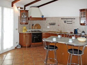Private kitchen - Nice Apartment With a Beautiful Location at Flowerriviera (Imperia)