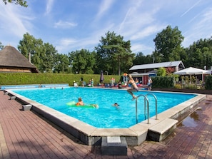 Chalet | Pool | Outdoor pool - Wooden Chalet with Dishwasher near De Veluwe National Park (Otterlo)