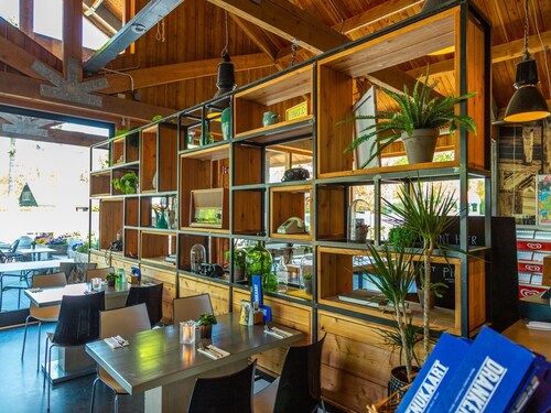 Wooden Chalet with Dishwasher near De Veluwe National Park