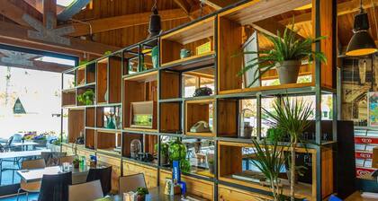 Wooden Chalet with Dishwasher near De Veluwe National Park