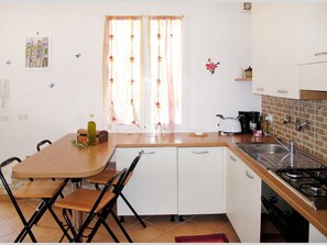 Private kitchen - Nice Apartment With a Beautiful Location at Flowerriviera (Imperia)