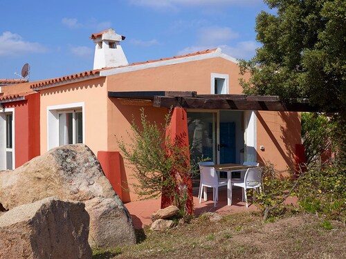 Detached Villa With two Bathrooms Near the Sea