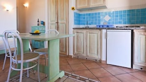 Private kitchen - Comfortable Studio With sea View and Balcony or Terrace (Loiri Porto San Paolo)