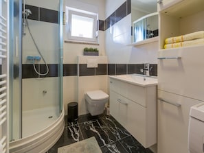 Bathroom - Modern Apartment in Crikvenica With Swimming Pool (Crikvenica)
