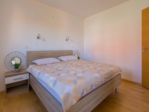 Apartment | 1 bedroom, individually furnished