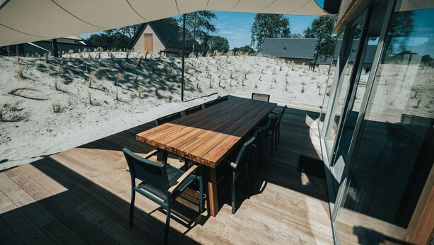 Balcony - Luxurious Home With a Beautiful Outdoor Space Near the Beach (Ouddorp)