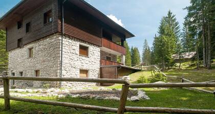 Valley View Apartment in Goreljek near Mount Traiglaiv Trail