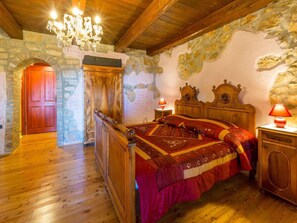 House | 3 bedrooms, individually furnished