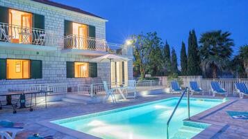 Villa | Pool | Indoor pool, outdoor pool