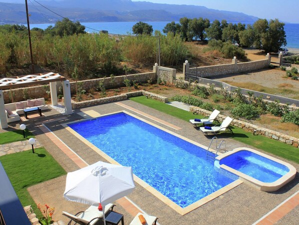 Villa | Piscine | Piscine couverte, piscine extérieure