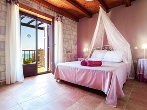 Villa | 4 bedrooms, individually furnished, iron/ironing board, travel crib
