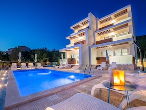 Exterior - Fabulous Villa in Dramalj near Beach (Crikvenica)