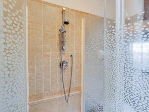 Bathroom - Residential Complex With Panoramic Views and Pool (Oggebbio)