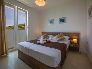 2 bedrooms, individually furnished, iron/ironing board - Beautiful Villa Apartment With Swimming Pool and Sea View (Crikvenica)