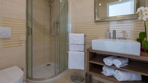 Unclassified image, 5 of 17, button - Wonderful Villa Apartment With Swimming Pool & Sea View (Crikvenica)