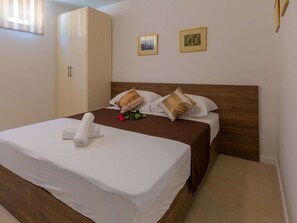 Individually furnished, iron/ironing board - Lovely Villa Studio Apartment With Swimming Pool (Crikvenica)