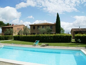 Exterior - Spacious Apartment Furnished in Italian Style in the Hills (Montaione)