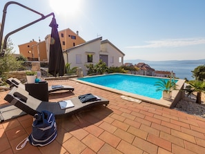 Indoor pool, outdoor pool - Lavish Apartment in Crikvenica With Sea View (Crikvenica)