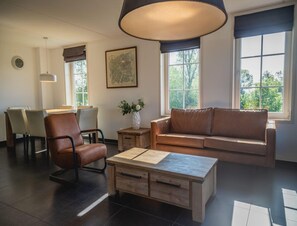 Living room - Holiday Home Built in Zaanse Style, Near Alkmaar (West-Graftdijk)