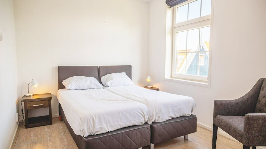 Holiday Home Built in Zaanse Style, Near Alkmaar