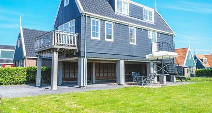 Holiday Home Built in Zaanse Style, Near Alkmaar