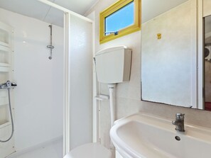 Bathroom - Mobile Home in Banjole Near Beach Centinera (Medulin)