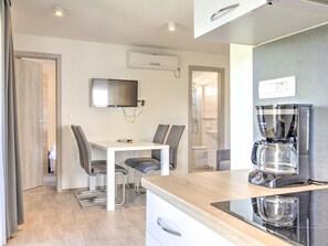 Private kitchen - Mobile Home in Banjole Near the Beach (Medulin)