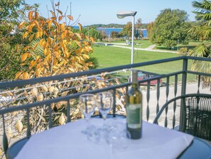 Balcony - Cosy Apartment Near the Beach With a Sea View (Funtana)