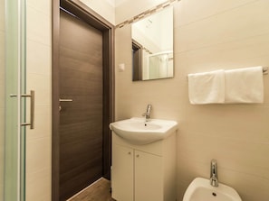 Shower, towels