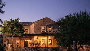Exterior - Traditional Stone Villa With a Private Pool and Complete Privacy (Zmijavci)